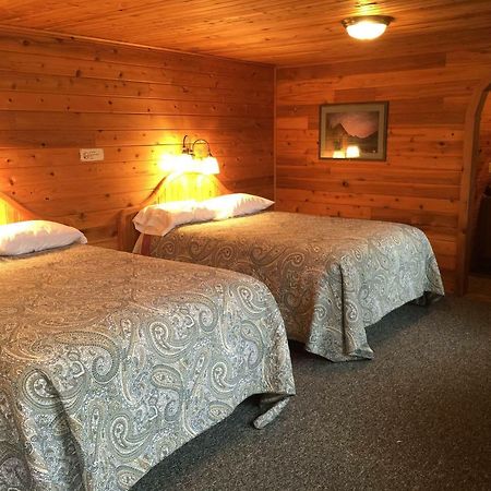 Whistling Swan Motel East Glacier Park Village ภายนอก รูปภาพ