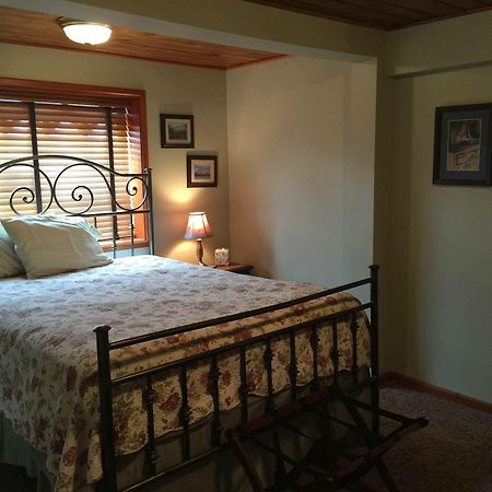 Whistling Swan Motel East Glacier Park Village ภายนอก รูปภาพ