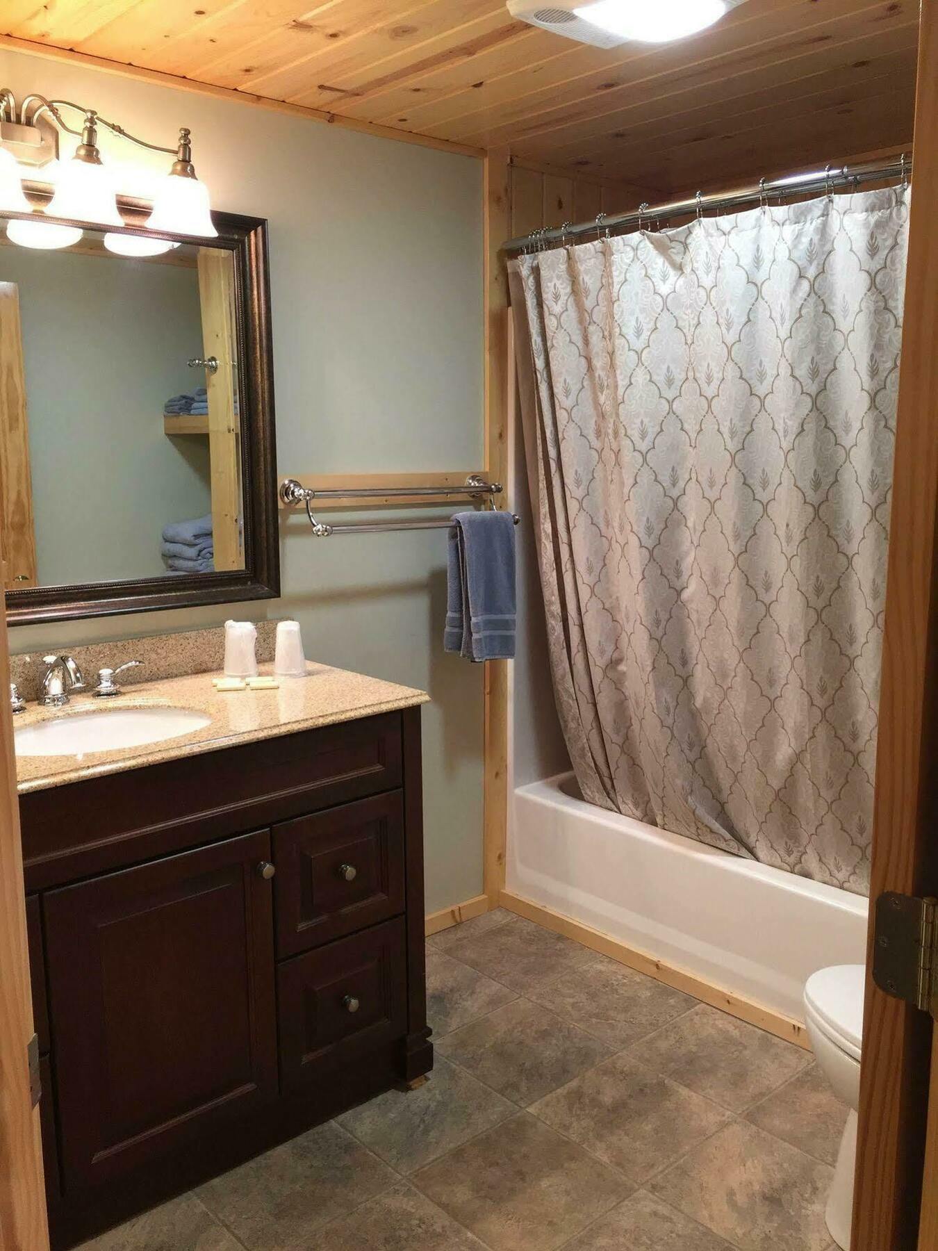 Whistling Swan Motel East Glacier Park Village ภายนอก รูปภาพ