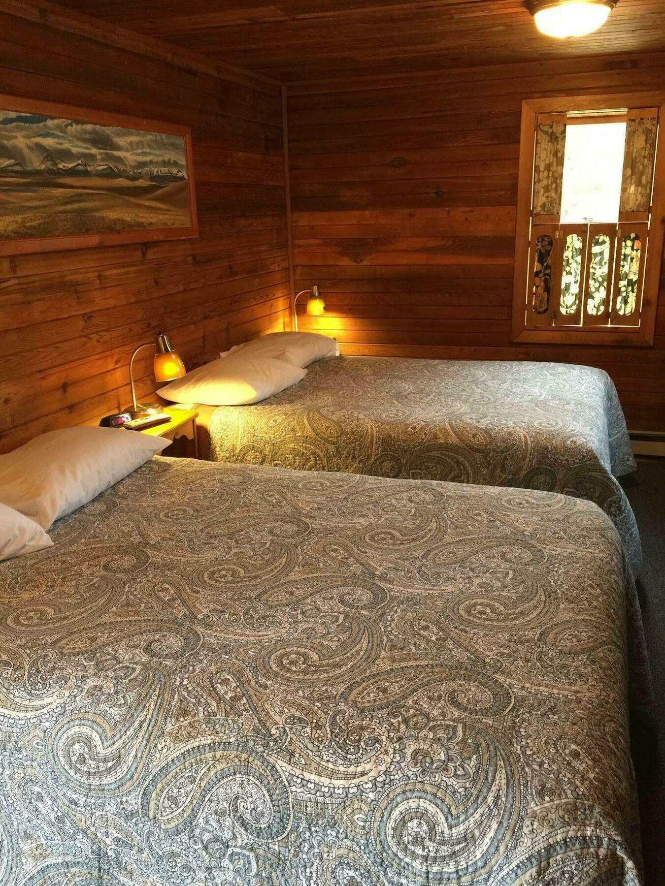 Whistling Swan Motel East Glacier Park Village ภายนอก รูปภาพ