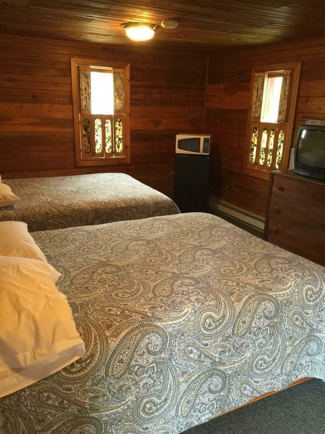 Whistling Swan Motel East Glacier Park Village ภายนอก รูปภาพ